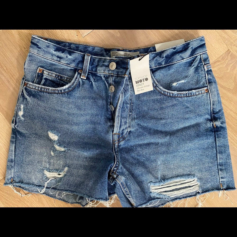 Topshop ASHLEY Vintage Mid-Rise Denim Shorts